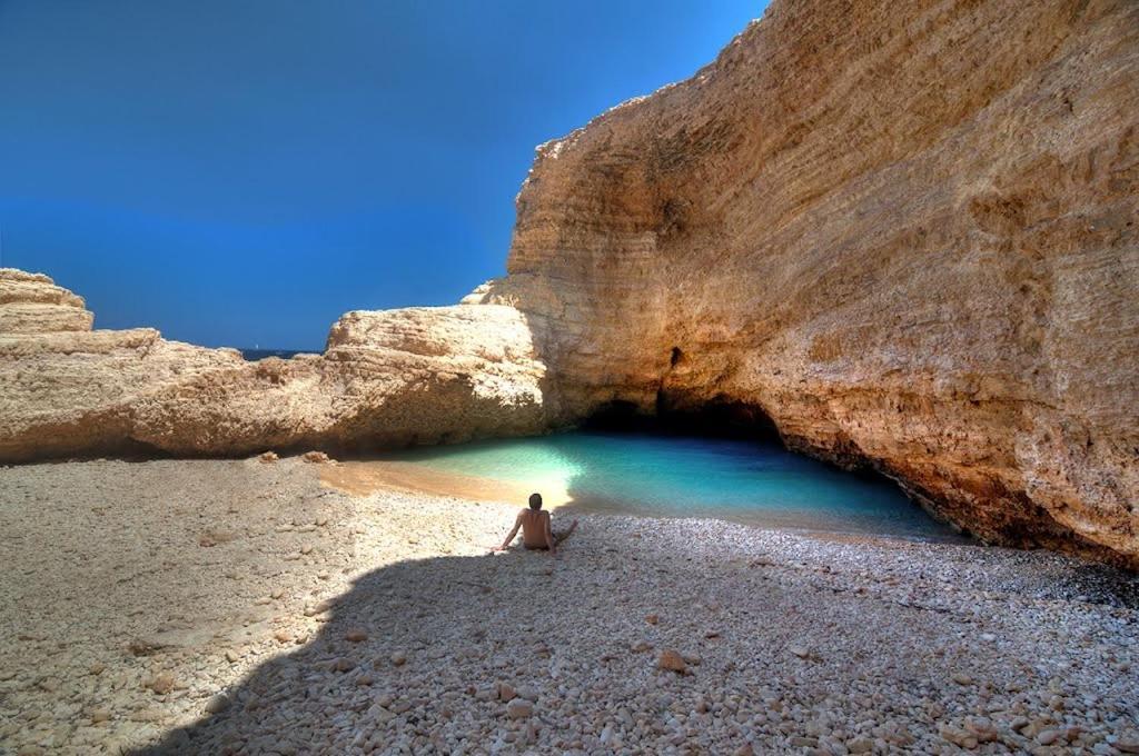Villa Theia - Selene , Appartement De Charme Pour 4 A 6 Personnes Pres De La Plage Et Du Village De Koufonissi Koufonisia 外观 照片